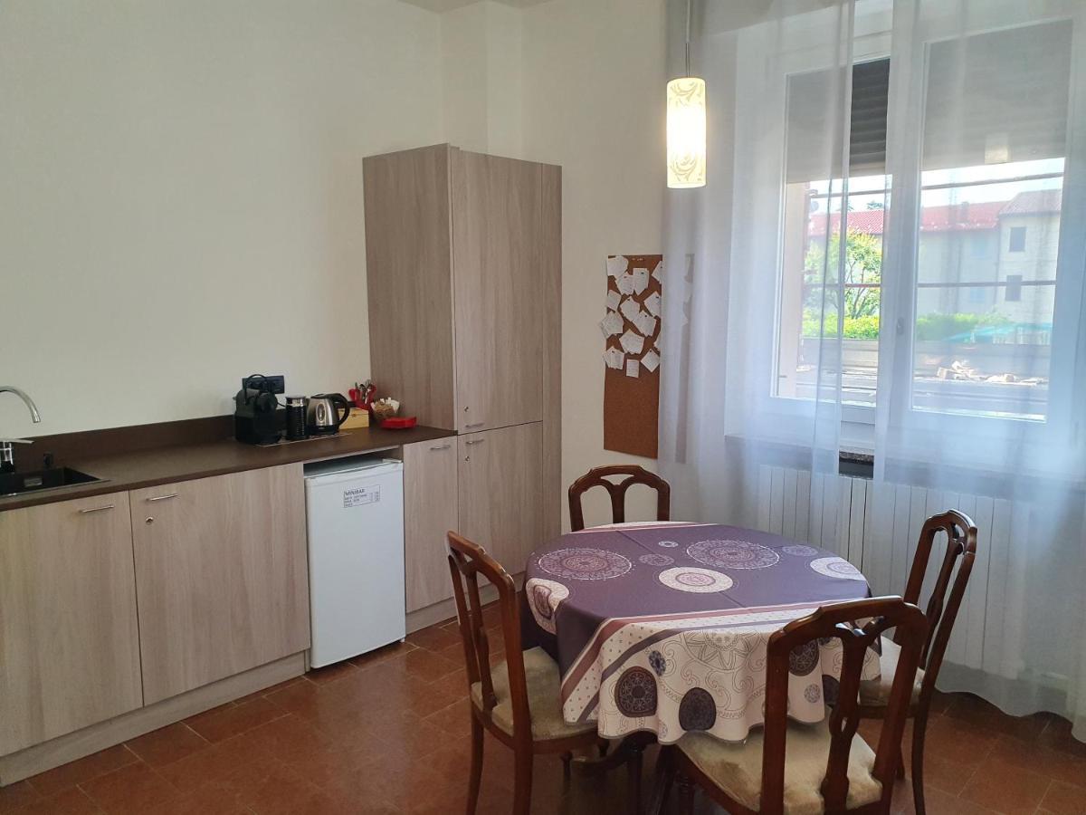 B&B Lori Como Luaran gambar